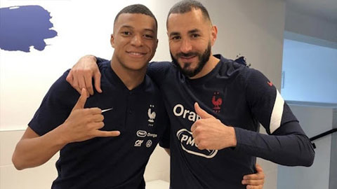 Benzema gia hạn hợp đồng với Real để đợi Mbappe