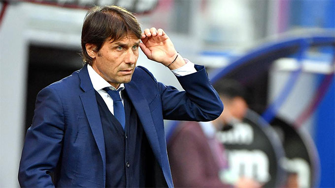 HLV Conte từng có thời gian làm việc ở Anh cho Chelsea