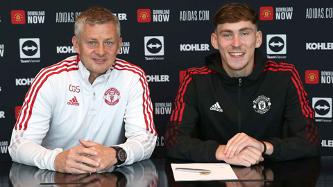Man United ký hợp đồng mới với sao trẻ rồi cho đi mượn luôn