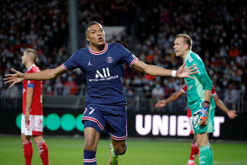 Ngay cả Mbappe ở lại, PSG vẫn không lo vị phạm luật công bằng tài chính