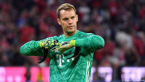 Vượt Oliver Kahn, Manuel Neuer lập kỷ lục sạch lưới