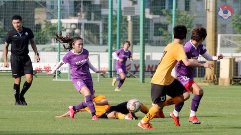 Đội nữ Việt Nam thua các đàn em futsal nam ở trận đấu tập thứ 2