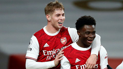 Arsenal được dẫn dắt bởi hai tài năng trẻ Smith Rowe và Saka