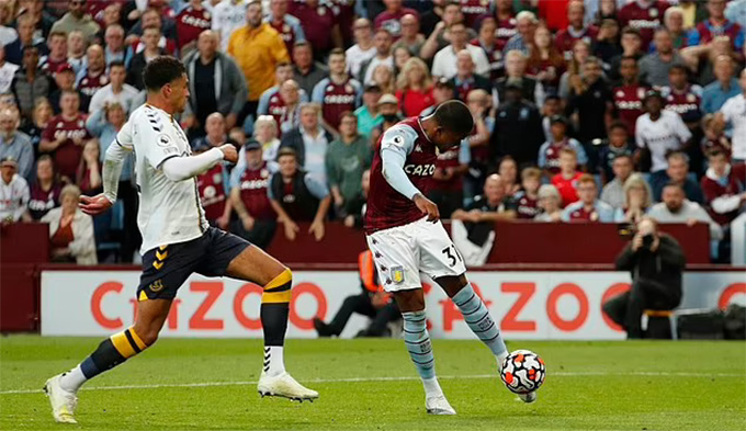 Tân binh Bailey có màn ra mắt sân nhà trong trận Aston Villa vs Everton