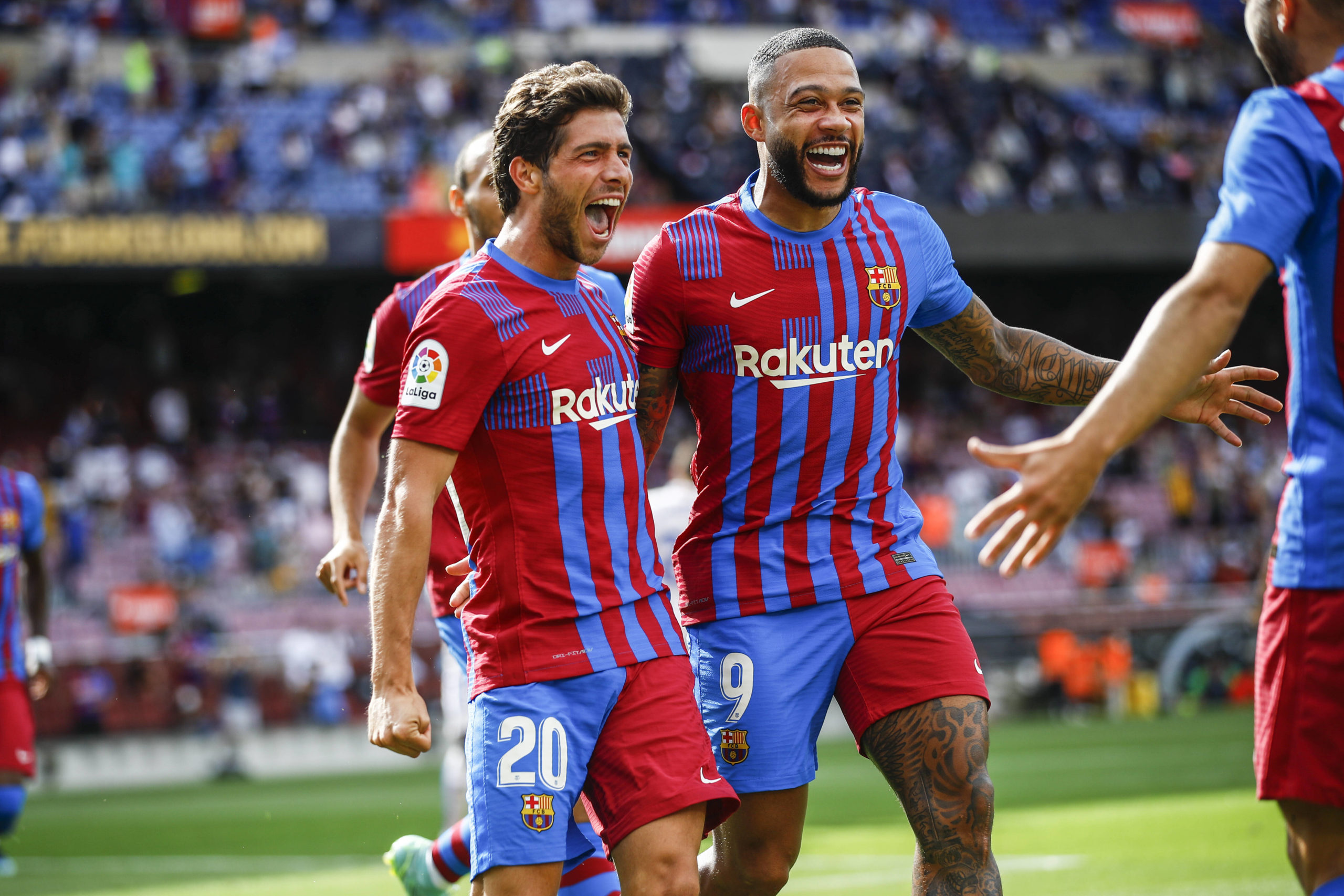 Barca sẽ chiến thắng khi chạm trán con mồi quen thuộc Granada