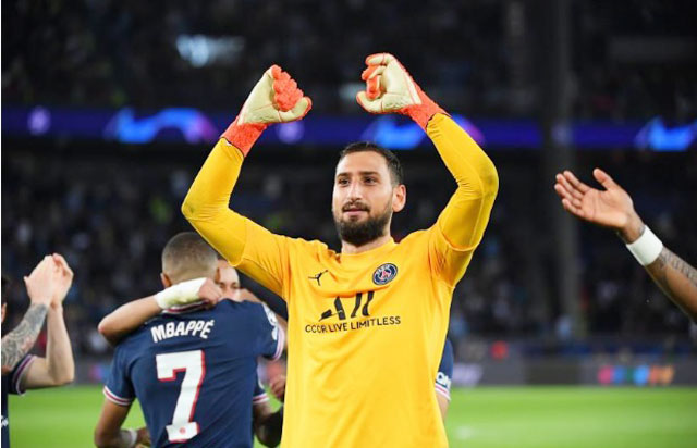 Donnarumma có màn chào sân Champions League ấn tượng