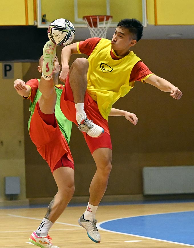 ĐT futsal Việt Nam sẽ có kế sách hợp lý khi đối đầu với ĐT futsal Brazil - ẢNH: QUANG THẮNG