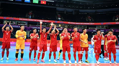 Ngày mai  ĐT futsal Việt Nam bay về nước, HLV Phạm Minh Giang ở lại điều trị Covid-19