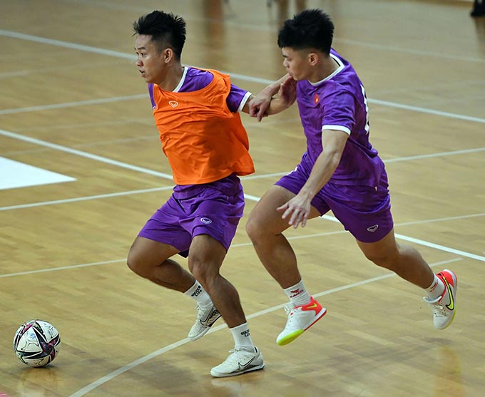 Các cầu thủ ĐT futsal Việt Nam đặt mục tiêu thắng lợi - Ảnh: Quang Thắng