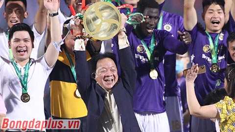 V.League: Hà Nội & phút 89 không mong muốn