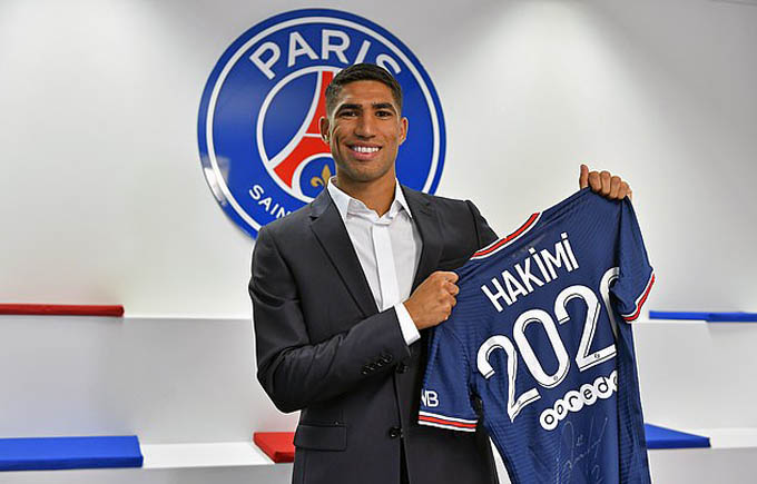 4. Achraf Hakimi (Inter Milan đến PSG, 60 triệu euro): Achraf Hakimi được xem là cầu thủ chạy cánh phải hàng đầu thế giới và là công thần của Inter ở mùa giải 2020/21. Nhưng cuối cùng, Inter vì lý do tài chính phải bán anh. Sau 4 trận vừa qua với PSG, Hakimi ghi dấu ấn với 1 bàn và 2 kiến tạo