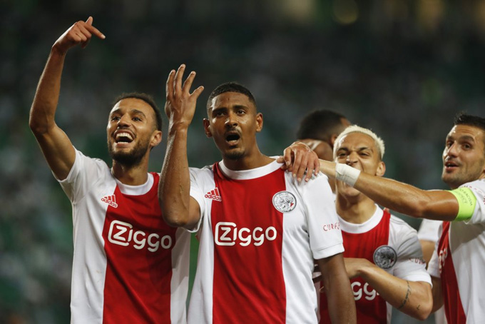 Haller ghi 4 bàn cho Ajax