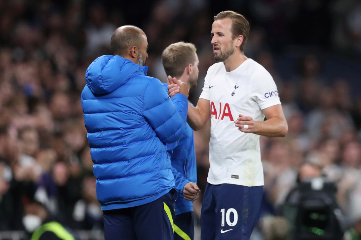 Kane không có nhiều người tiếp đạn ở Tottenham bởi đội bóng này chơi phòng ngự thực dụng thời Nuno Santo