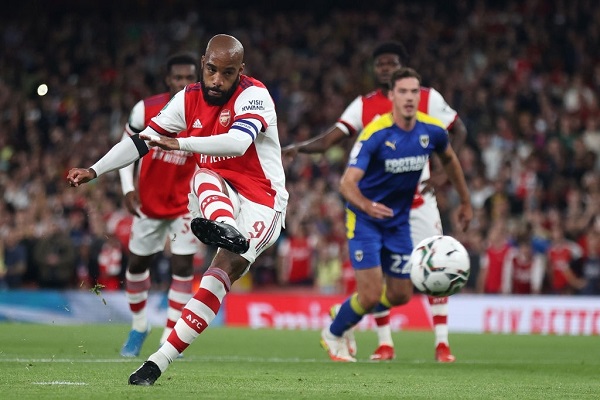 lacazette ghi bàn giúp Arsenal thắng Wimbledon ở Cúp liên đoàn Anh