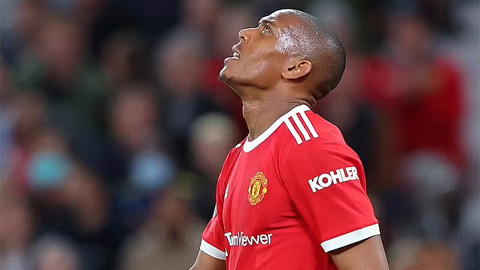 Martial bị 'ném đá' bởi màn trình diễn tệ hại trước West Ham 