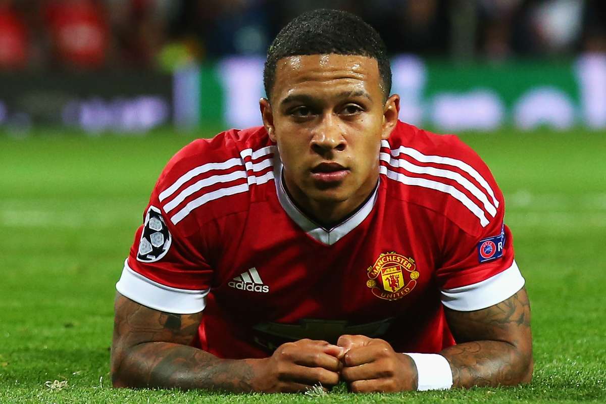 Depay cũng không khá hơn Di Maria khi mang áo số 7