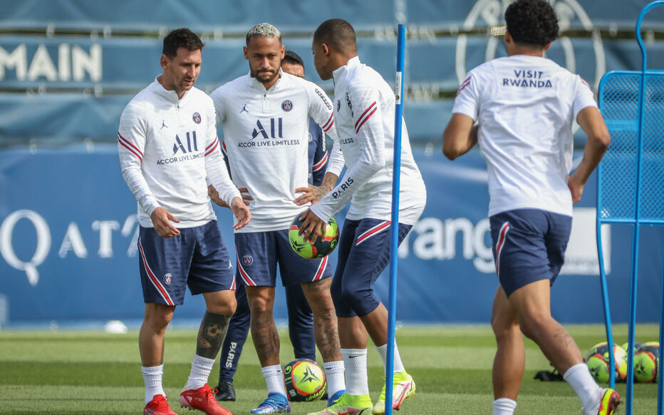 Messi đã sẵn sàng đá trận ra mặt sân Parc des Princes