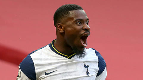 Bị Tottenham thải loại, Aurier tìm đường đến Arsenal