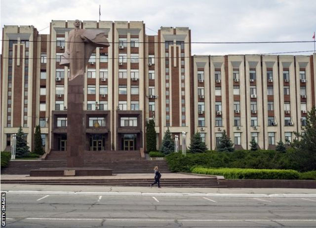 Bức tượng Lenin trước tòa nhà quốc hội Transnistria