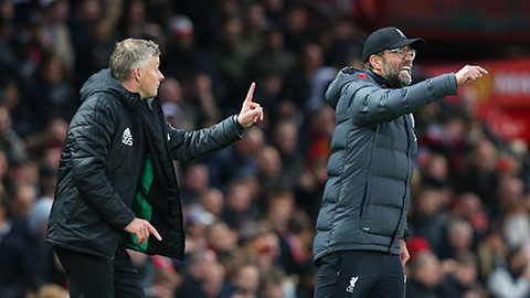 Solskjaer đổ lỗi cho Klopp làm MU không được hưởng penalty