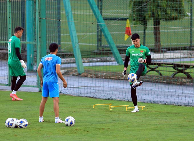 Văn Hoàng tập trùng rèn luyện, tích luỹ kinh nghiệm cho đội tuyển Việt Nam - Ảnh: Đức Cường