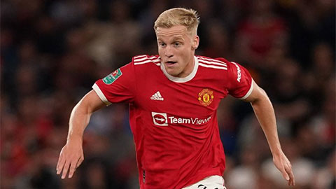 Fan MU 'khoan dung' với sai lầm của Van de Beek ở trận Man United vs West Ham