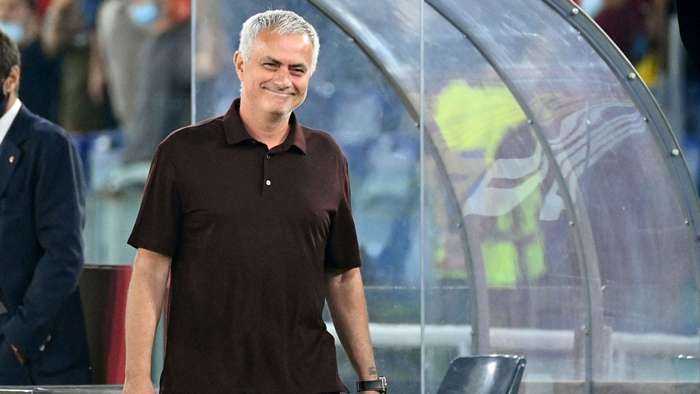 HLV Mourinho đang nhận được sự ủng hộ hết mình từ đông đảo các Romanista