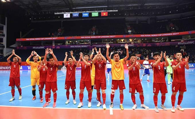 ĐT futsal Việt Nam ngẩng cao đầu rời giải - Ảnh: Getty