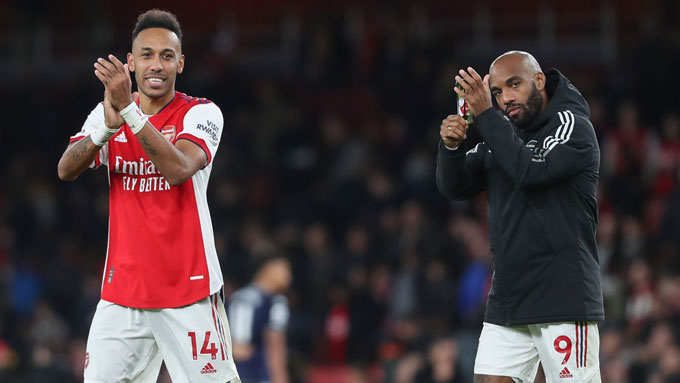 Cả Aubameyang và Lacazette đều không thi đấu trọn 90 phút