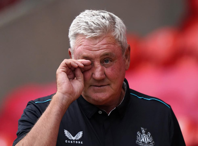 HLV Steve Bruce nhiều khả năng bị sa thải