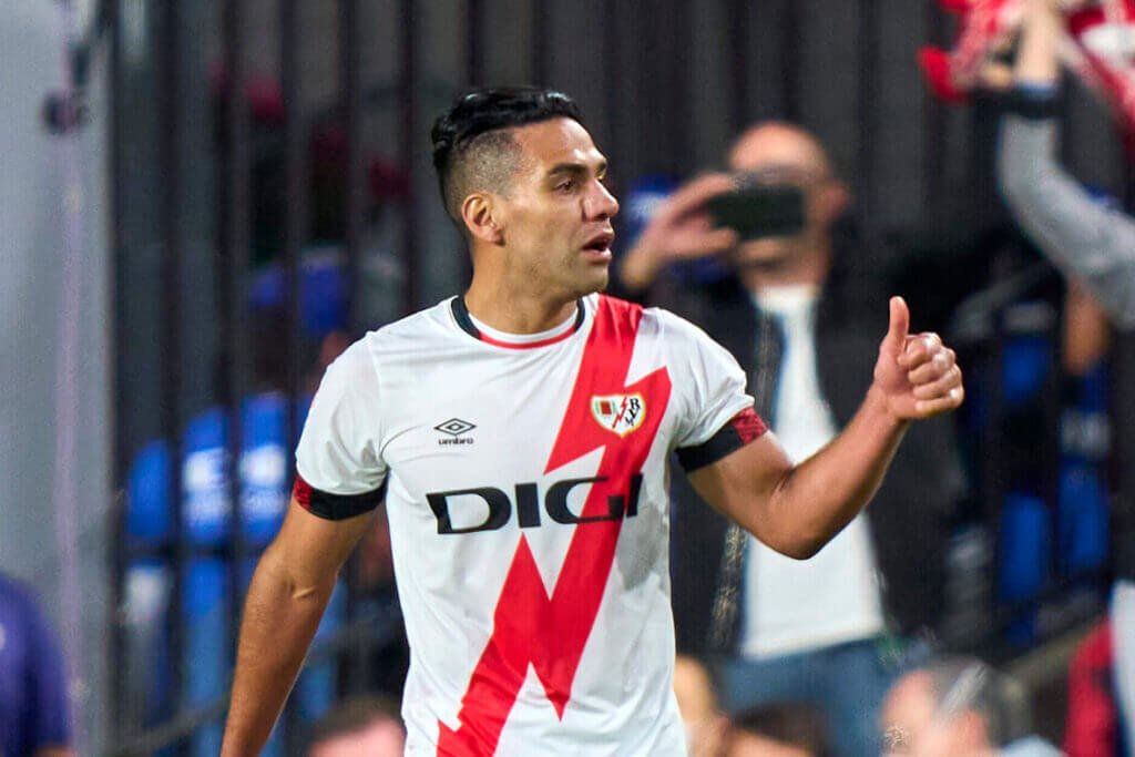 Falcao là BHĐ lớn nhất trong lịch sử Rayo nhưng nó chỉ được thực hiện vào phút chót của TTCN mùa Hè 2021