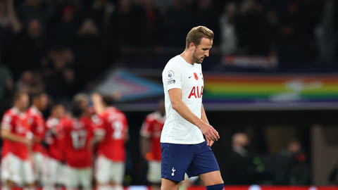 Tottenham không sút nổi 1 quả trúng đích về phía Man United