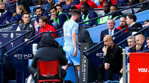 Laporte phá vỡ sự im lặng về thẻ đỏ vô duyên ở trận Man City thua Palace