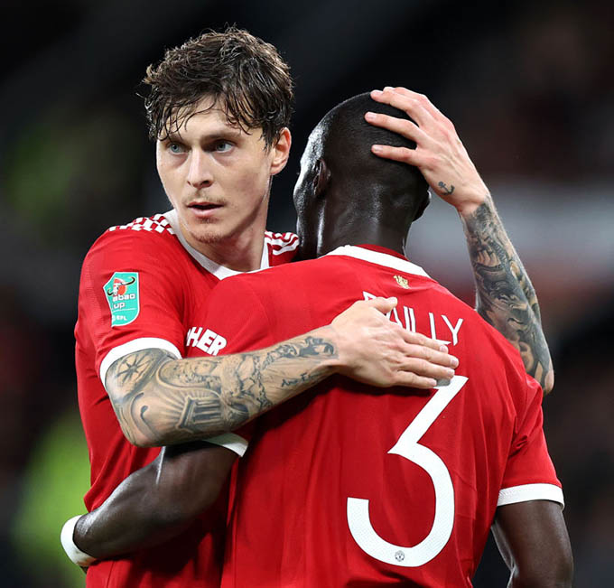 Lindelof và Bailly sẽ giúp Man United vượt qua khó khăn ở giai đoạn này?