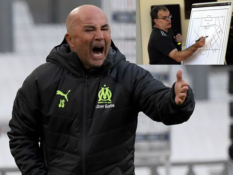 Jorge Sampaoli luôn yêu cầu các học trò duy trì lối chơi kiểm soát khác hẳn với Bielsa (ảnh nhỏ)