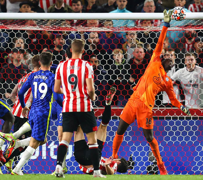 Mendy chơi quá hay trong trận Brentford vs Chelsea