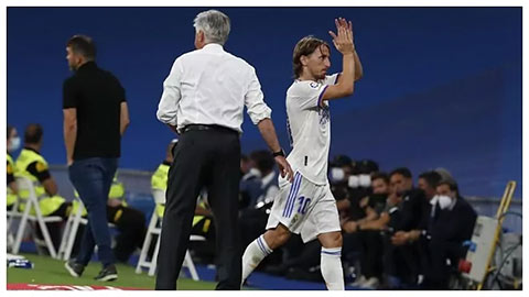 Modric trở thành cầu thủ già thứ 6 trong lịch sử Real