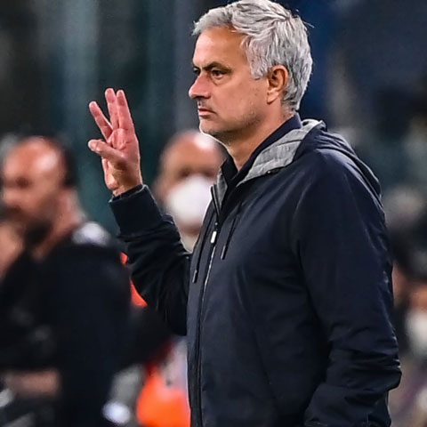 hành động “gây hấn” của Mourinho với các Juventini