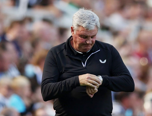 HLV Steve Bruce không còn nhiều thời gian ở Newcastle