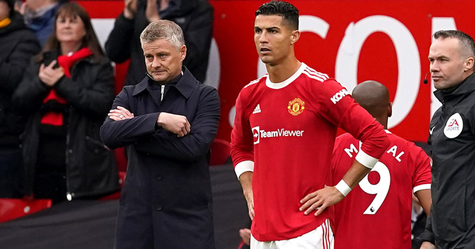 Solskjaer khiến nhiều người khó hiểu khi cất Ronaldo trên ghế dự bị và tung anh vào sân khi đang cần bảo vệ tỷ số