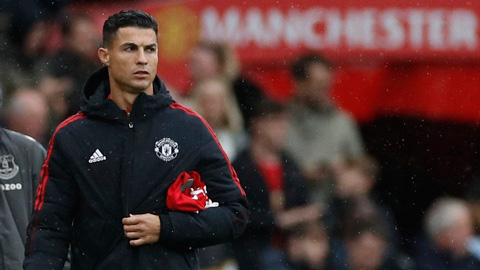 Solskjaer giải thích lý do lần đầu để Ronaldo dự bị tại Man United