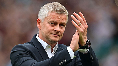 Solskjaer thừa nhận Man United chỉ đuổi theo Liverpool