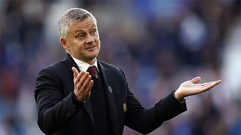 HLV Solskjaer thừa nhận mắc sai lầm ở trận MU thua Leicester