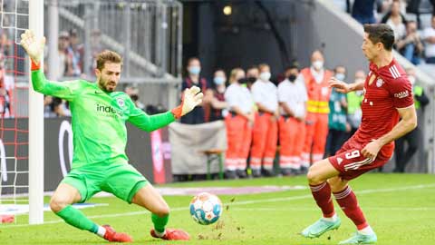 Bayern vs Frankfurt: Trận đấu để đời của Kevin Trapp!