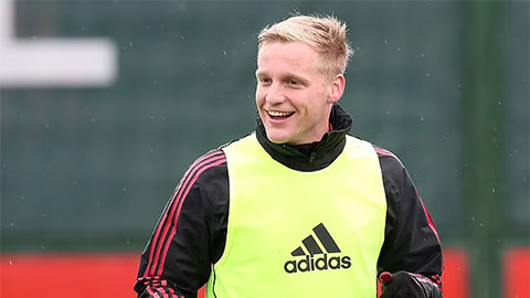 Van de Beek đổi người đại diện để rời MU