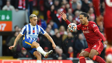 Van Dijk bị ví như 'bản sao Maguire' trong trận Liverpool vs Brighton