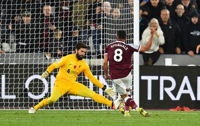 Alisson đã chơi không tốt trước West Ham