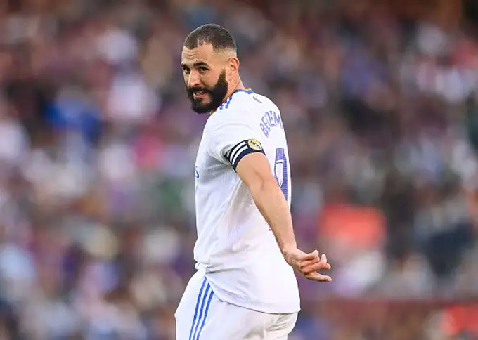 Man City nhắm mua Benzema