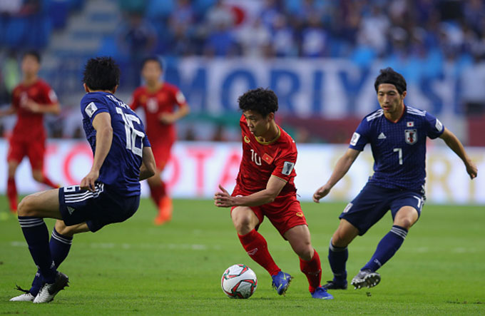 Công Phượng cùng các đồng đội ĐT Việt Nam thua sát nút 0-1 trước Nhật Bản ở Asian Cup 2019