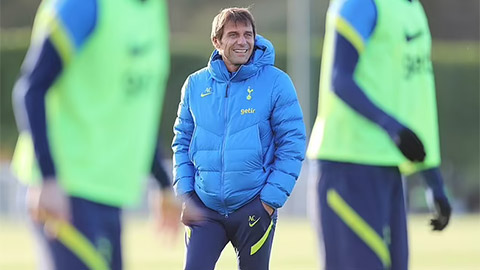 Conte chưa thể dẫn dắt Tottenham